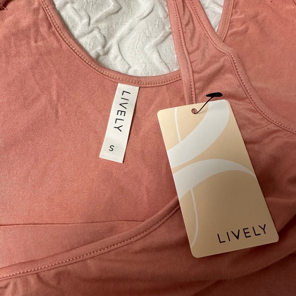 NWT Crop Tank